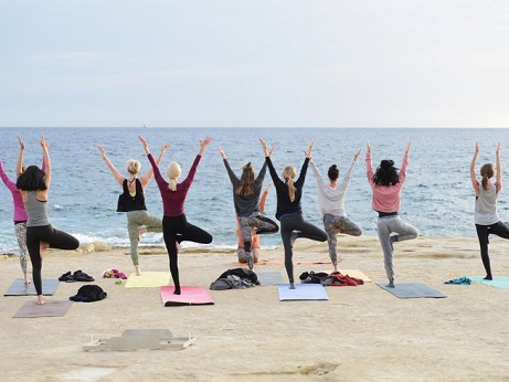 Yoga Bachelorette Party Barcelona Vrijgezellenfeest Activities Beach Park