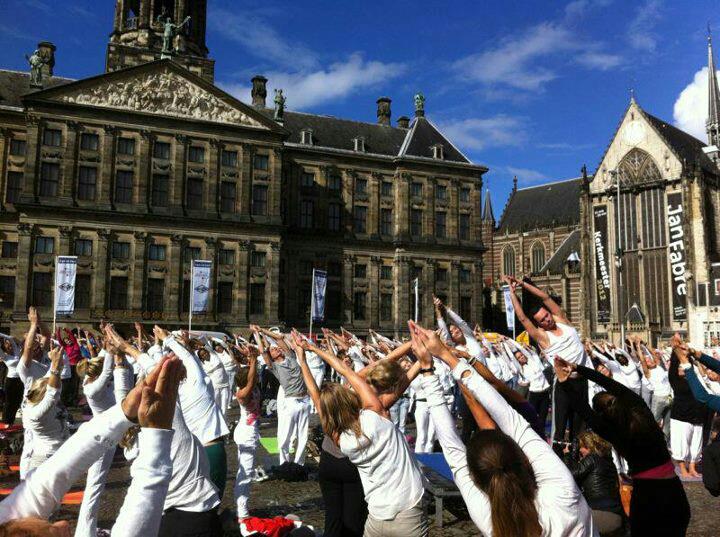 Yoga Flash Mob 22 september 2012 ~ Amsterdam