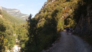 yoga hiking retreat spain